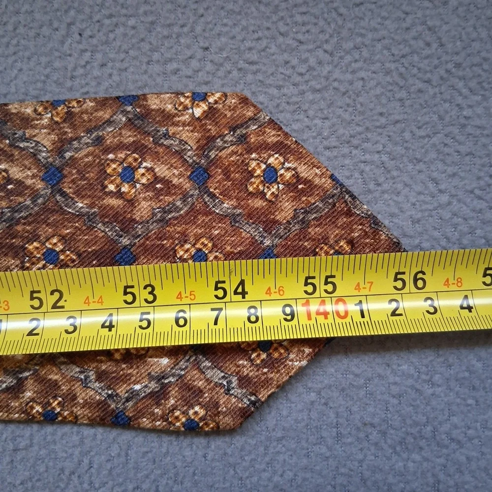 Ermenegildo Zegna Paisley Brown Geometric Made in Italian Silk Tie 56